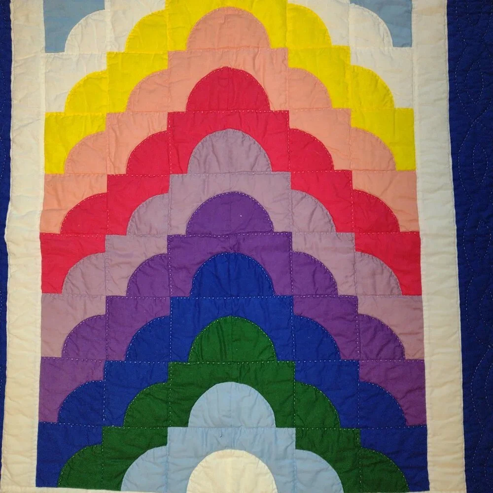 NEW Handmade Stunning Rainbow Baby Quilt/Wall Hanging w Detailed Hand Quilting